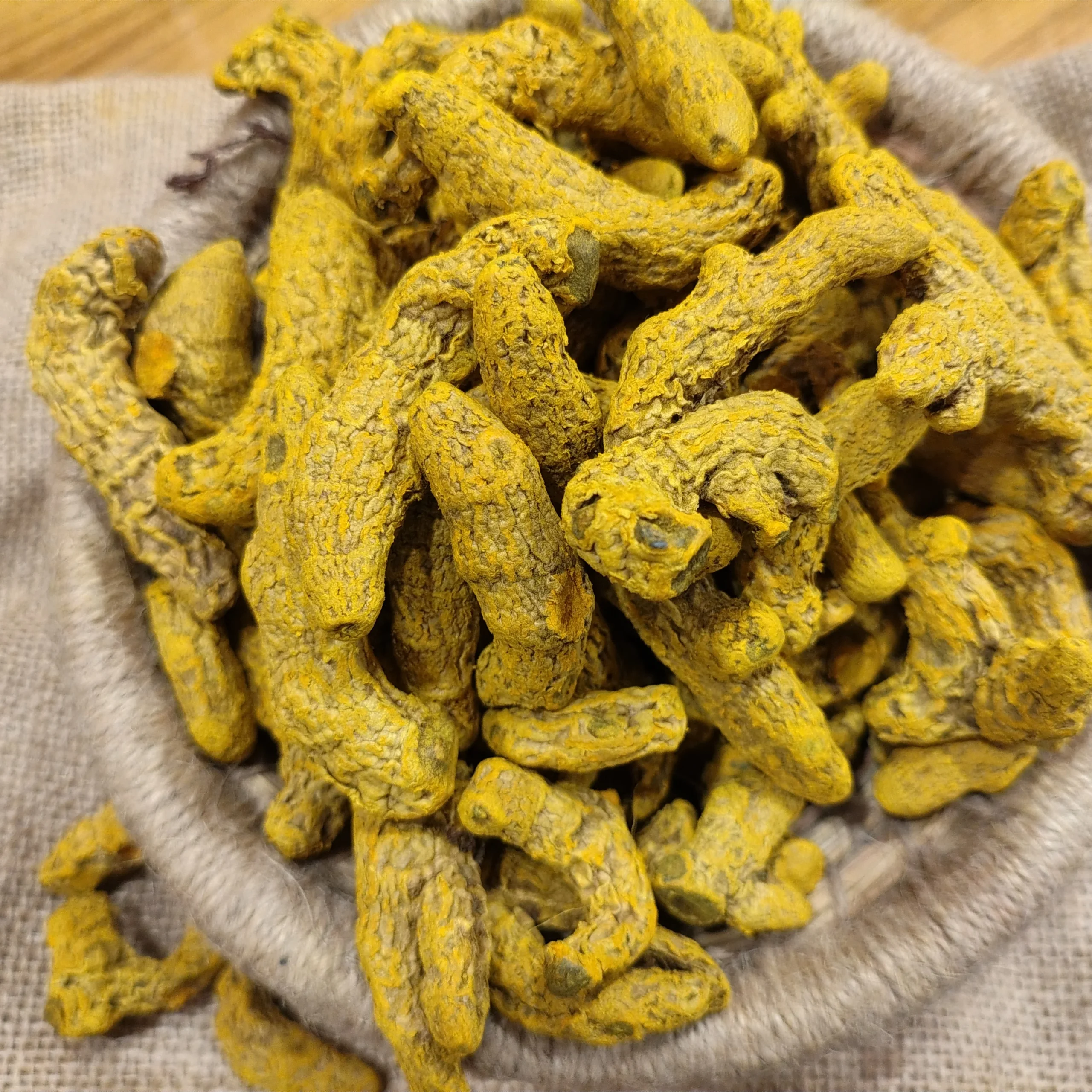 রাঙ্গামাটির পাহাড়ি শুকনো হলুদ – Dried turmeric from Rangamati
